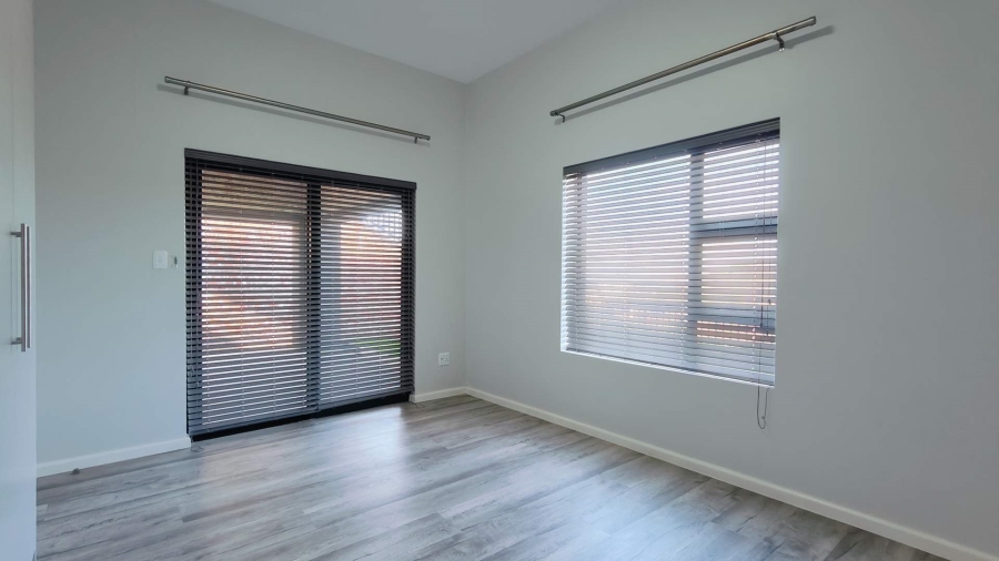 To Let 3 Bedroom Property for Rent in Island View Western Cape